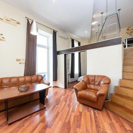 Comfortable Apartment On Mikhaylovskiy Lane Киев Екстериор снимка