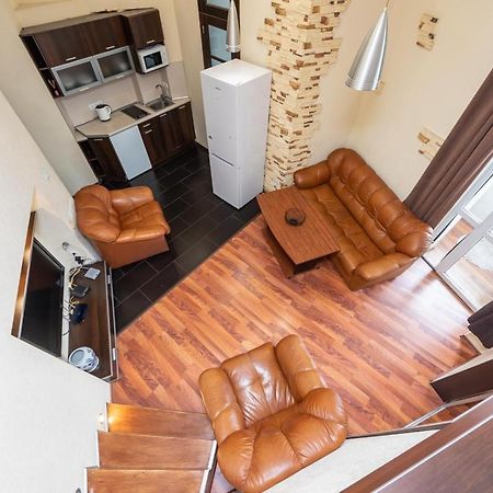 Comfortable Apartment On Mikhaylovskiy Lane Киев Екстериор снимка