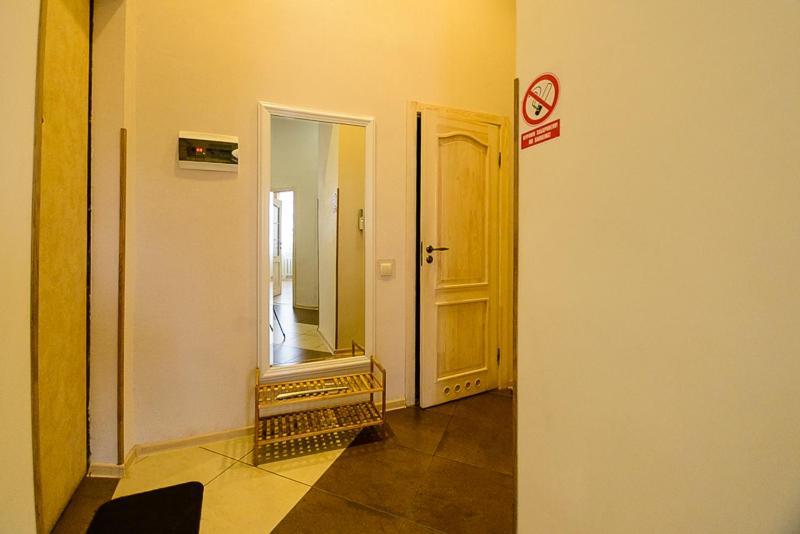 Comfortable Apartment On Mikhaylovskiy Lane Киев Екстериор снимка