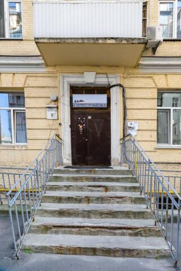 Comfortable Apartment On Mikhaylovskiy Lane Киев Екстериор снимка