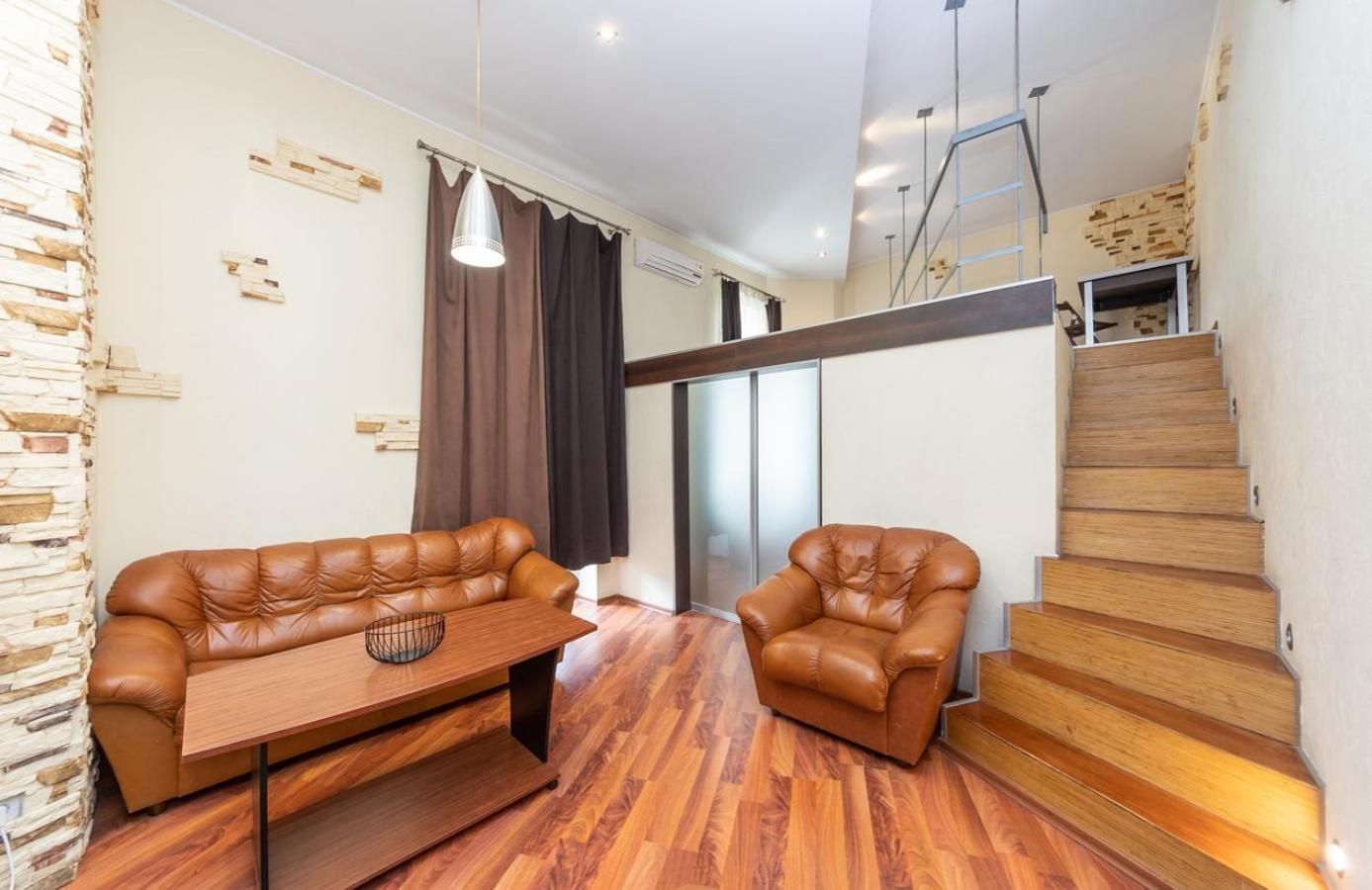 Comfortable Apartment On Mikhaylovskiy Lane Киев Екстериор снимка
