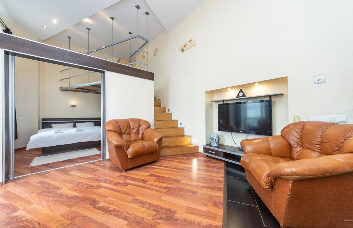 Comfortable Apartment On Mikhaylovskiy Lane Киев Екстериор снимка